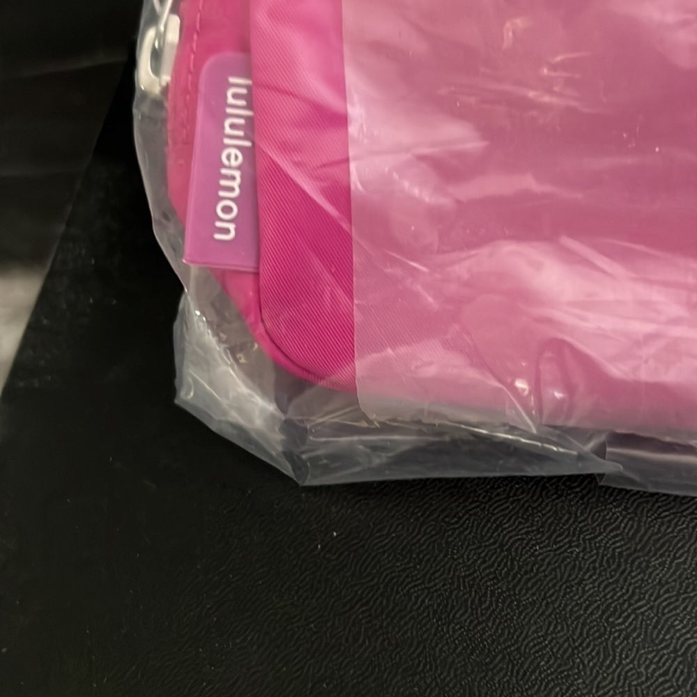 Lululemon Everywhere Belt Bag in Sonic Pink - Picture 3 of 8